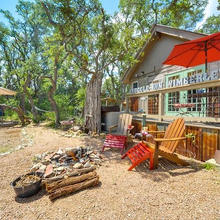Snuggle Inn Wimberley Cabin With Fire Pit And Deck 외부 사진