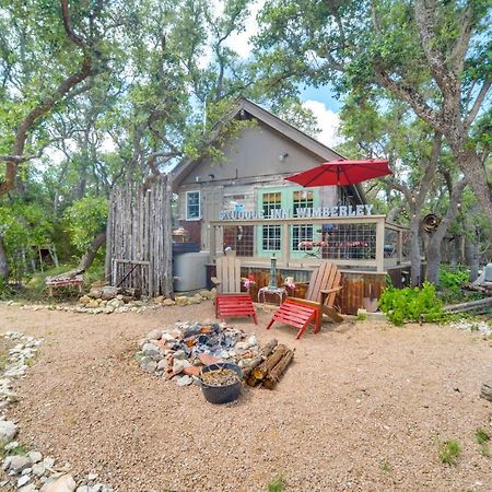 Snuggle Inn Wimberley Cabin With Fire Pit And Deck 외부 사진