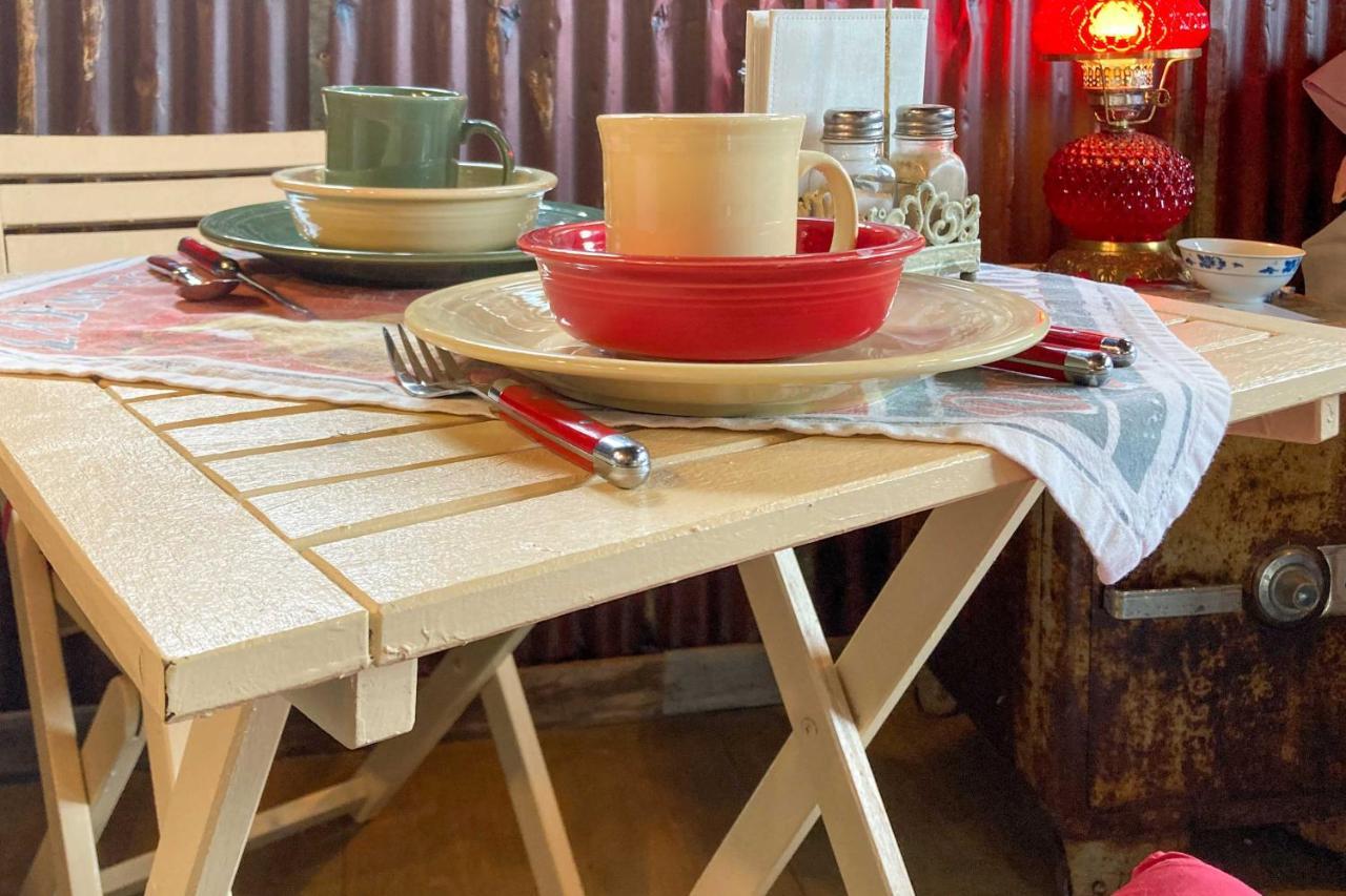 Snuggle Inn Wimberley Cabin With Fire Pit And Deck 외부 사진