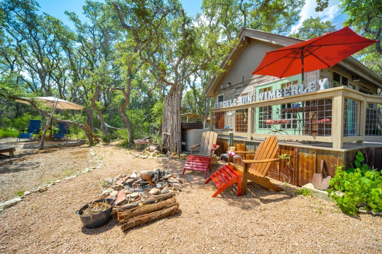 Snuggle Inn Wimberley Cabin With Fire Pit And Deck 외부 사진