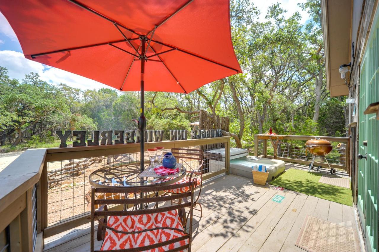 Snuggle Inn Wimberley Cabin With Fire Pit And Deck 외부 사진