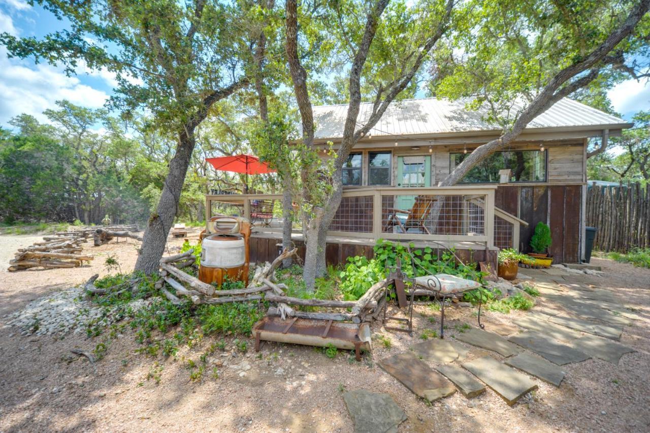 Snuggle Inn Wimberley Cabin With Fire Pit And Deck 외부 사진