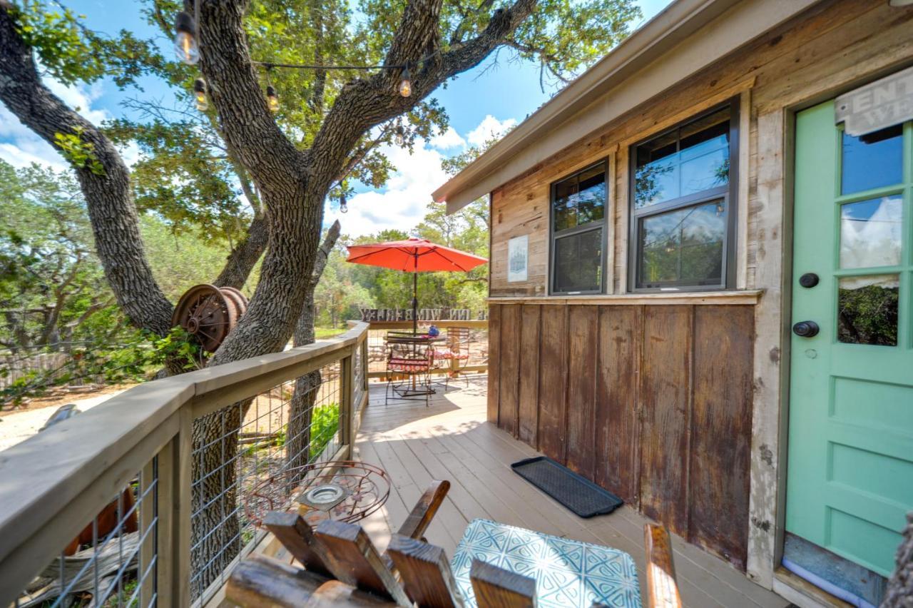 Snuggle Inn Wimberley Cabin With Fire Pit And Deck 외부 사진