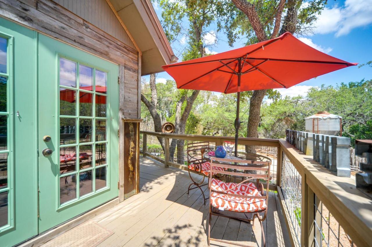 Snuggle Inn Wimberley Cabin With Fire Pit And Deck 외부 사진