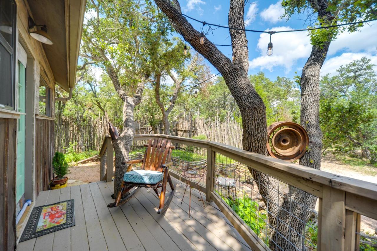 Snuggle Inn Wimberley Cabin With Fire Pit And Deck 외부 사진