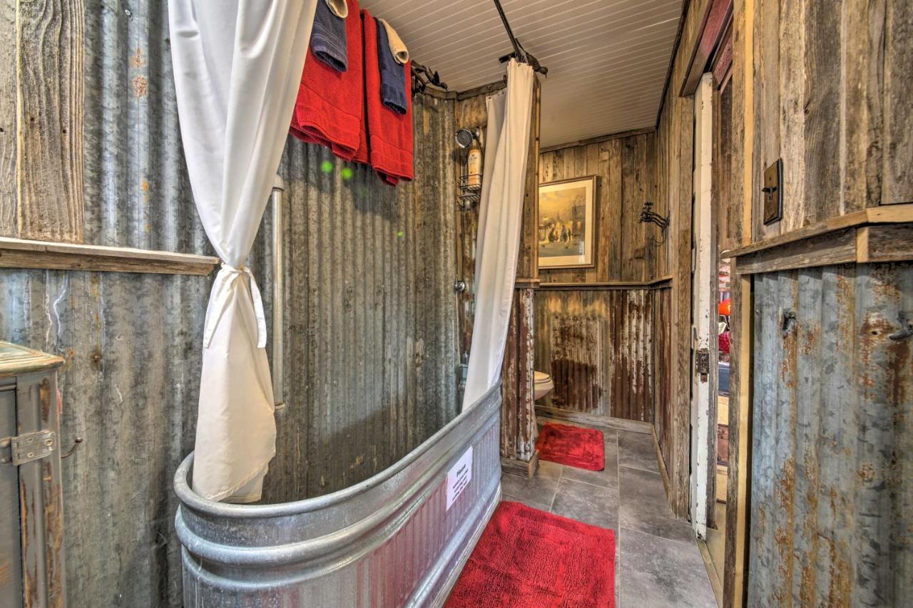 Snuggle Inn Wimberley Cabin With Fire Pit And Deck 외부 사진